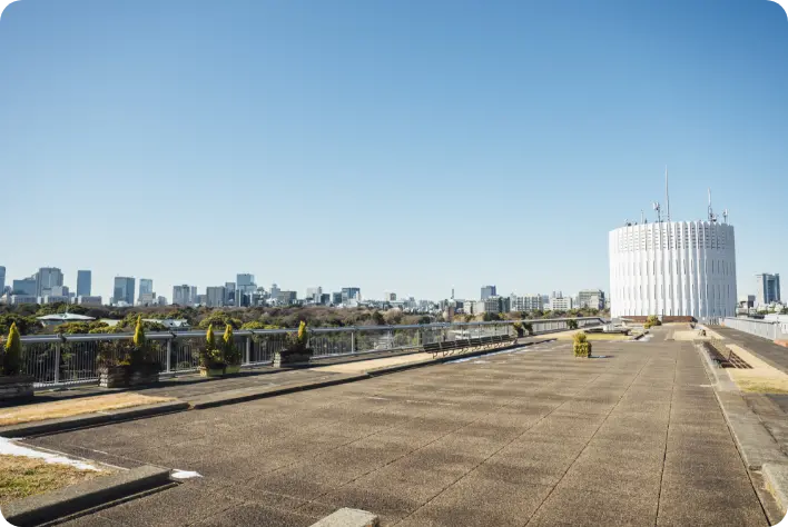 採用イメージ写真　屋上